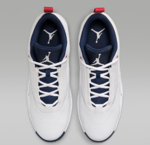 Giay Nike Air Jordan Max Aura 6 'White Midnight Navy' FQ8298-100