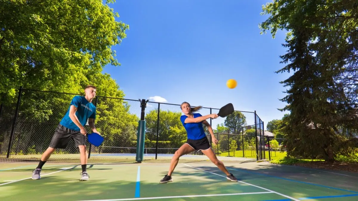 Pickleball: Giới thiệu và luật chơi cho người mới bắt đầu Hinh anh 4: Pickleball: Gioi thieu va luat choi cho nguoi moi bat dau
