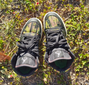 Giay Nike Air Jordan 1 Mid GS 'Black Laser Orange' 555112-003