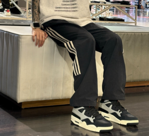 Giay Nike Air Jordan 4 RM 'Black Sail' FQ7939-006