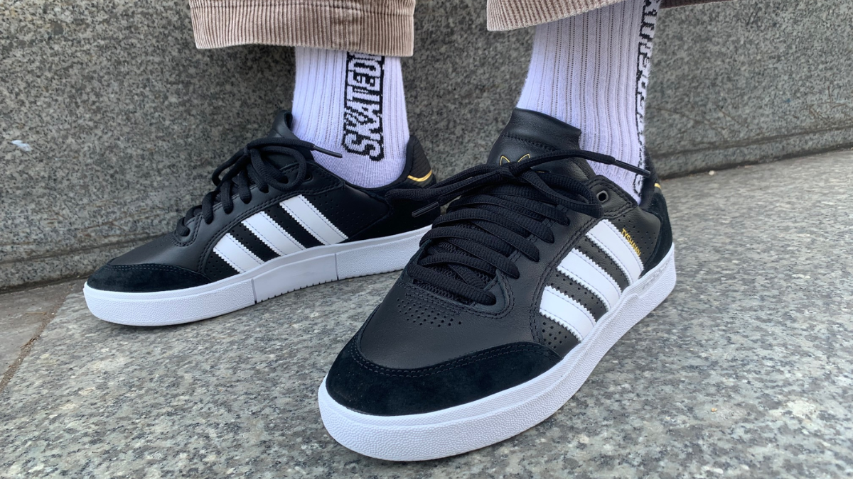 Nghệ thuật đưa giày thể thao cổ điển vào tương lai Hinh anh 4: Nghe thuat dua giay the thao co dien vao tuong lai