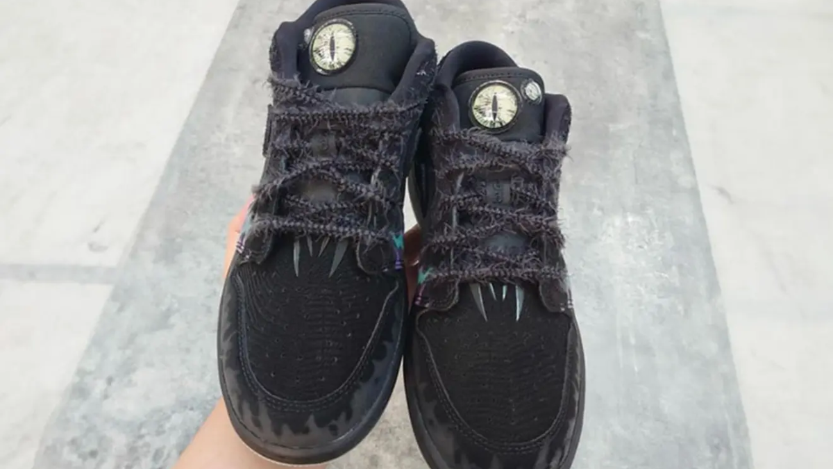 Bùng nổ Halloween 2024 với những đôi sneaker ma quái (Phần 1) Hinh anh 6: Bung no Halloween 2024 voi nhung doi sneaker ma quai (Phan 1)