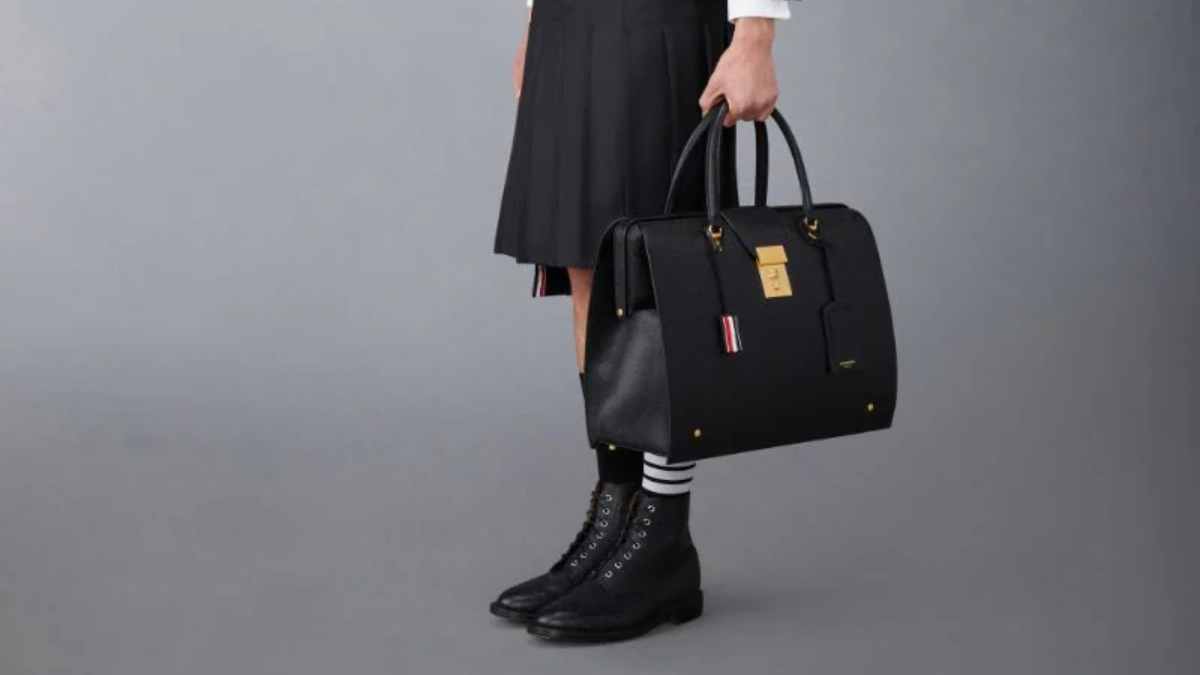 Hinh anh 5: Kham pha the gioi tui hieu qua bo suu tap cua Jin BTS