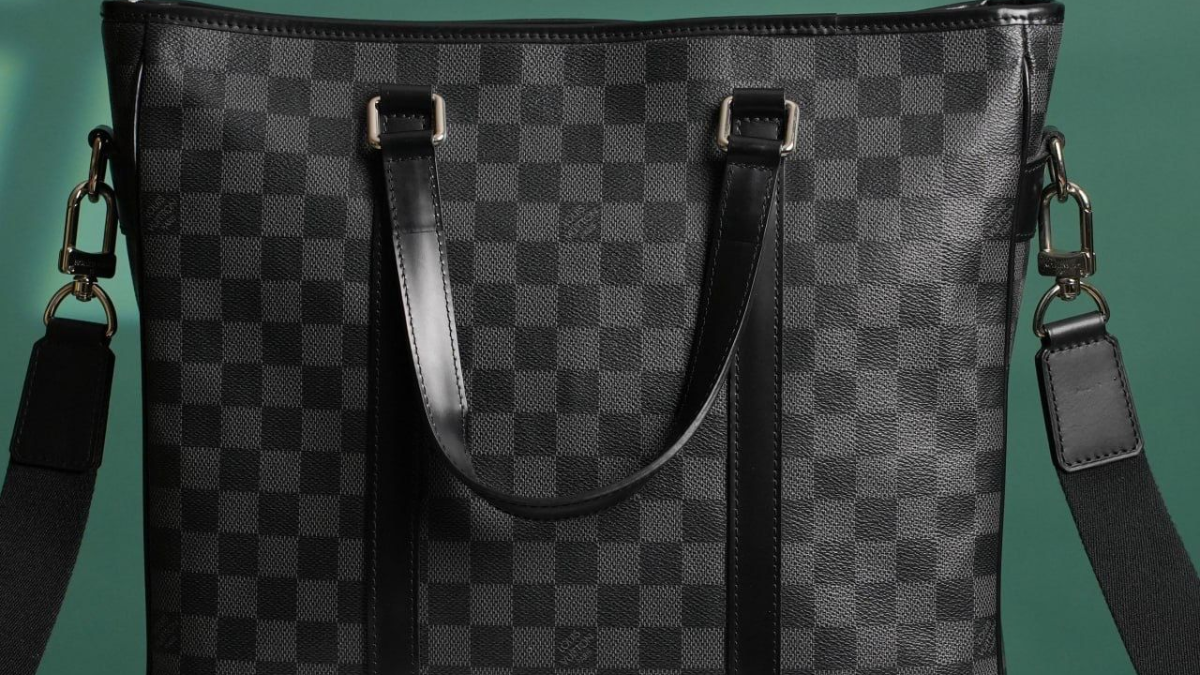 Hinh anh 7: Kham pha the gioi tui hieu qua bo suu tap cua Jin BTS