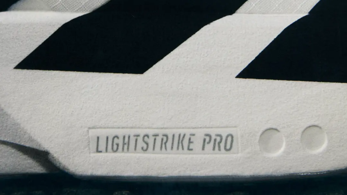 So sánh adidas Adizero Adios Pro Evo 1 và Adizero Adios Pro 4 Hinh anh 8: So sanh adidas Adizero Adios Pro Evo 1 va Adizero Adios Pro 4