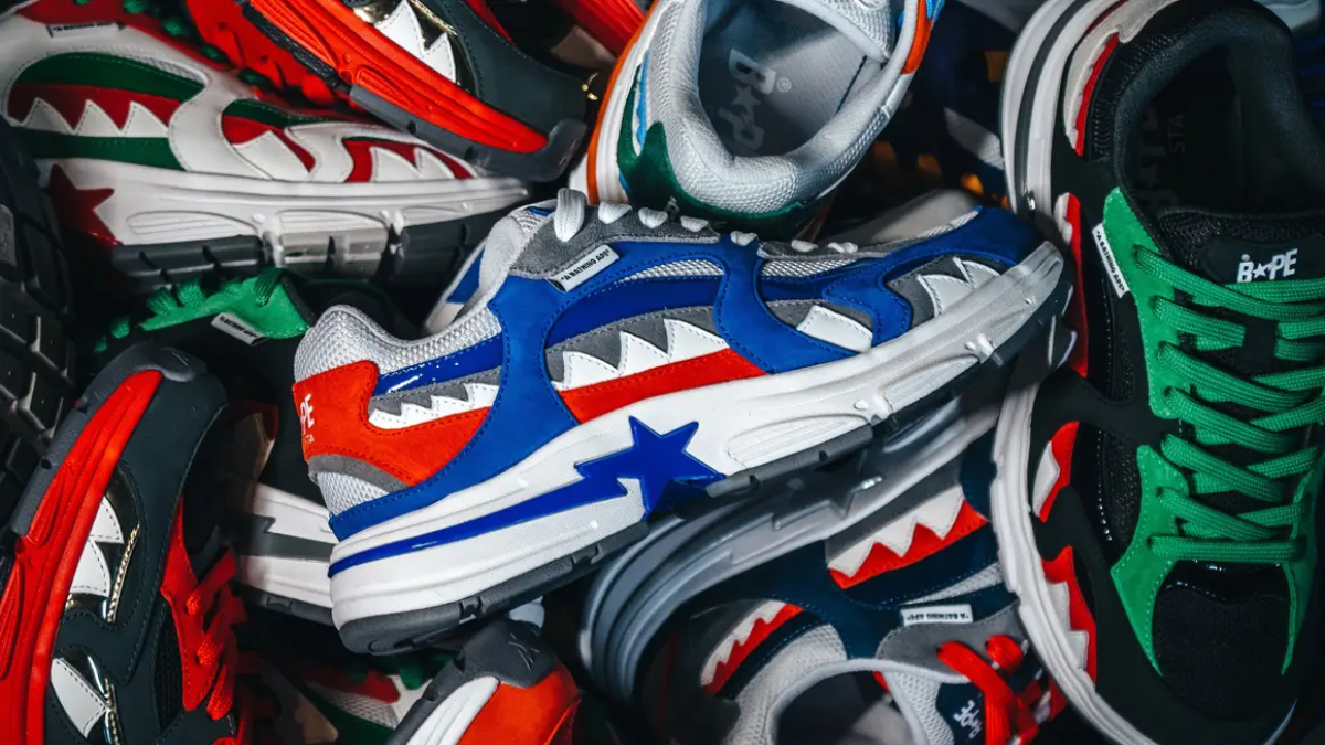 SHARK STA: BAPE mang bieu tuong ca map len doi giay