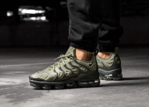 Giay Nike Air VaporMax Plus 'Dark Stucco' AT5681-001