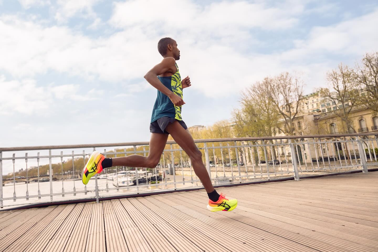 Alternative view of Giày Asics Metaspeed Sky Paris 'Safety Yellow' 1013A123-750