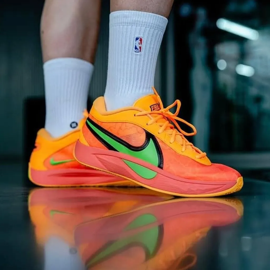 Alternative view of Giày Nike Giannis Zoom Freak 6 'Halloween' FJ7807-601