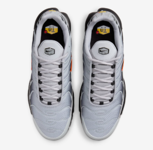 Giay Nike Air Max Plus 'Wolf Grey Picante Red' DM0032-011