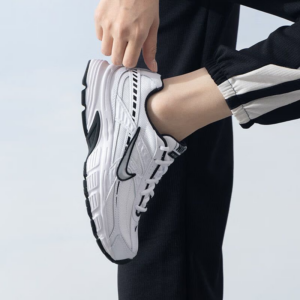 Giay Nike Initiator 'White Metallic Silver' FQ6873-101