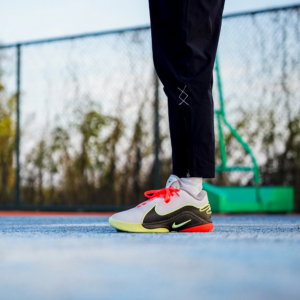 Giay Nike LeBron 22 'Crown Jewel' FZ1094-101