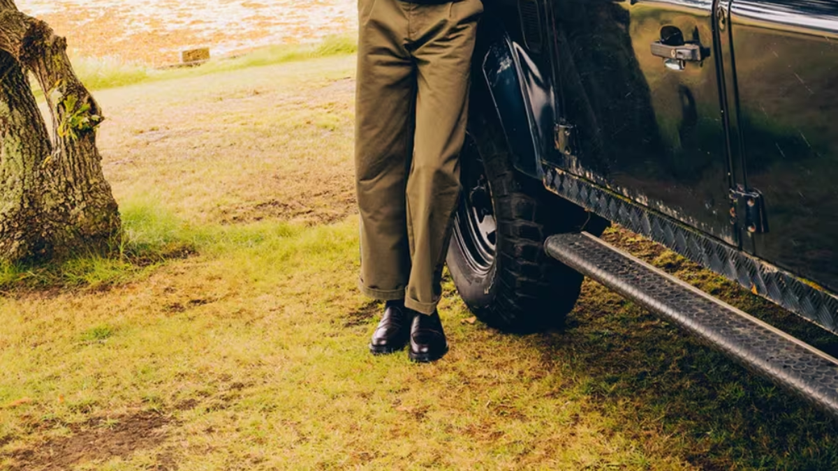 Bí quyết phối giày với quần ống rộng: 7 gợi ý không thể bỏ qua Hinh anh 7: Bi quyet phoi giay voi quan ong rong: 7 goi y khong the bo qua