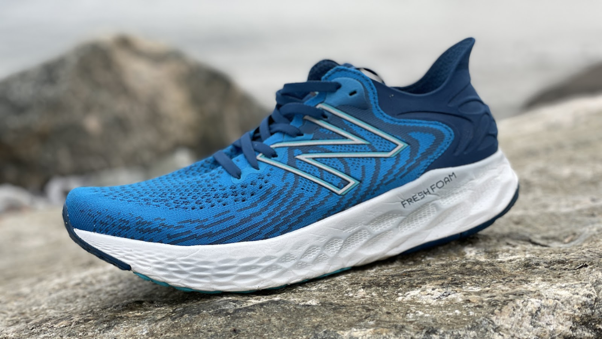 giày New Balance Fresh Foam 1080v11 trên tảng đá New Balance Fresh Foam 1080v11