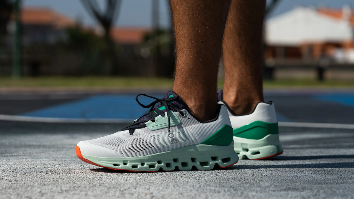 giày On Cloudstratus