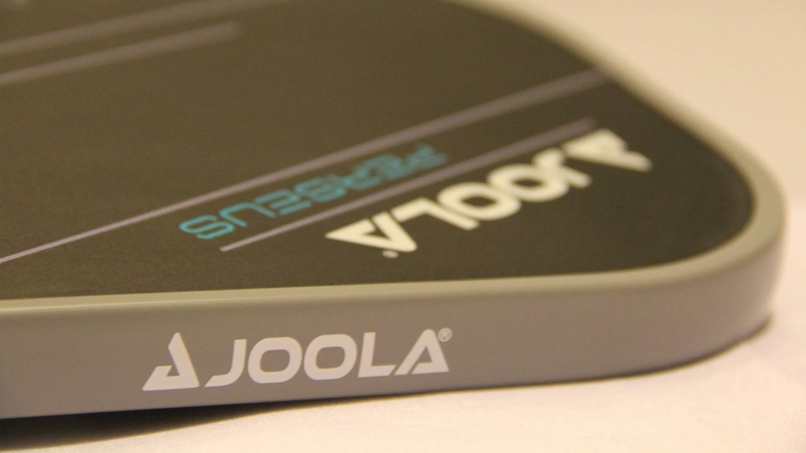 Review vợt Pickleball Joola Perseus CFS 16mm Ben Johns Hinh anh 2: Review vot Pickleball Joola Perseus CFS 16mm Ben Johns