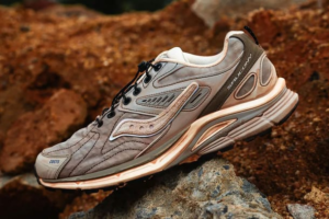 Giay Saucony Kinvara 4 RE x COSTS 'Meteorite Sand' S79052-14
