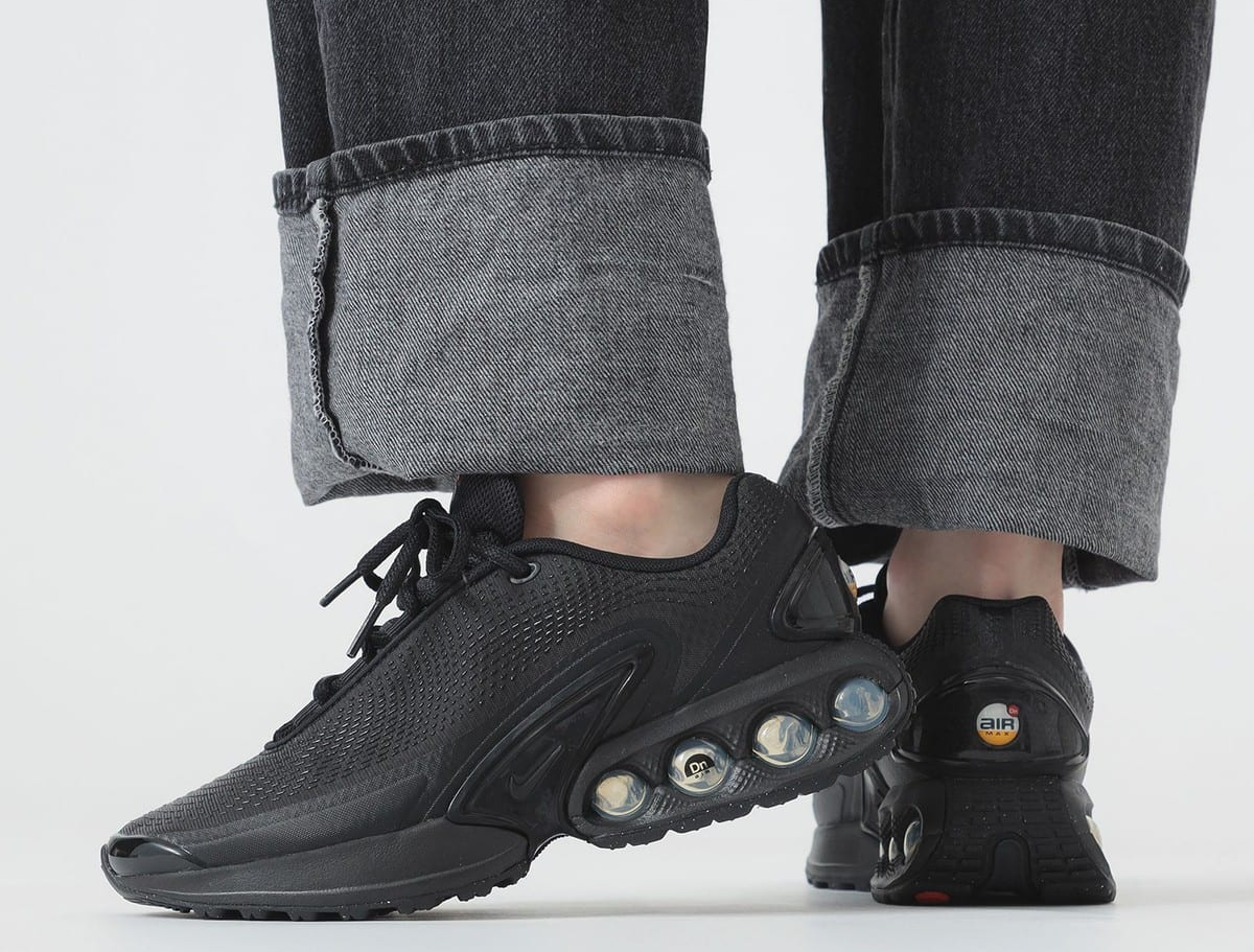 Alternative view of Giày Nike Air Max DN 'Black Metallic Dark Grey' FJ3145-003