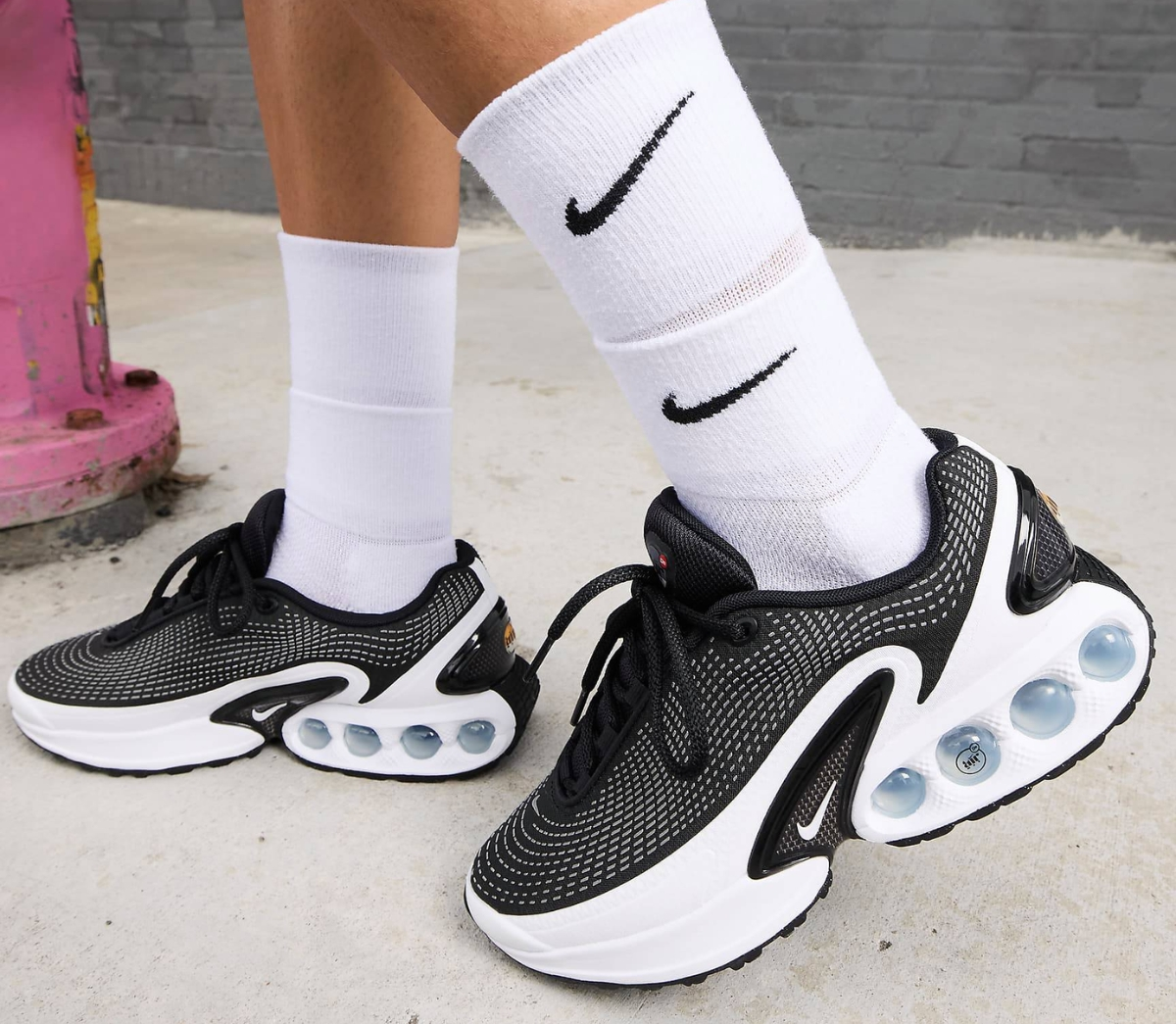 Alternative view of Giày Nike Air Max DN 'Black White' FJ3145-002