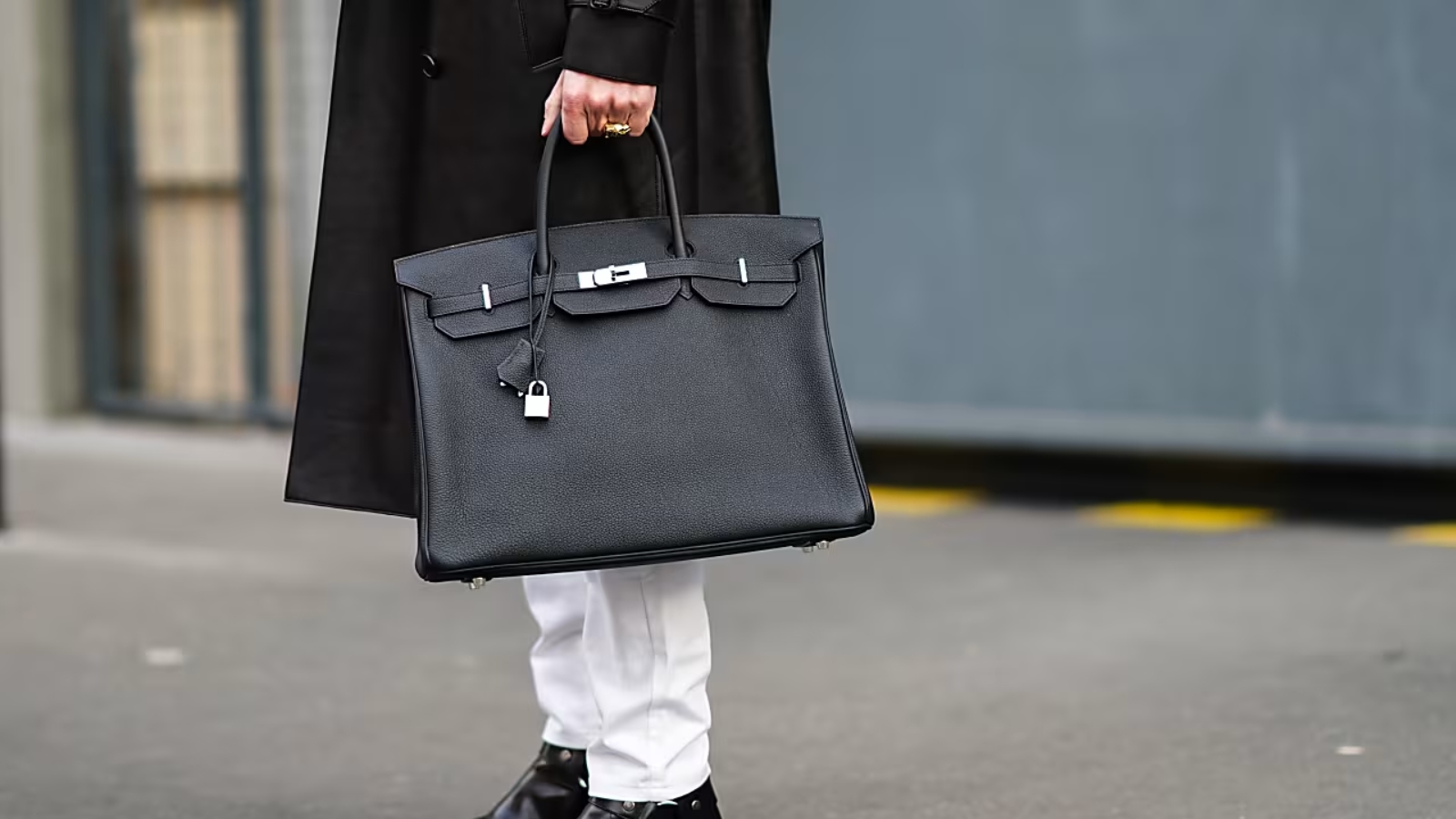 Hinh anh 9: Suga va bo suu tap tui xach sang trong: Tu Valentino den Hermes