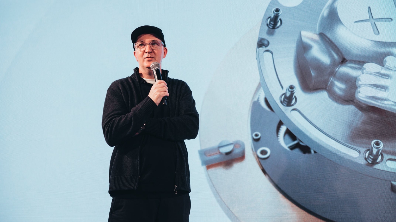 Hinh anh 3: Kaws va Audemars Piguet ra mat san pham hop tac gay chu y