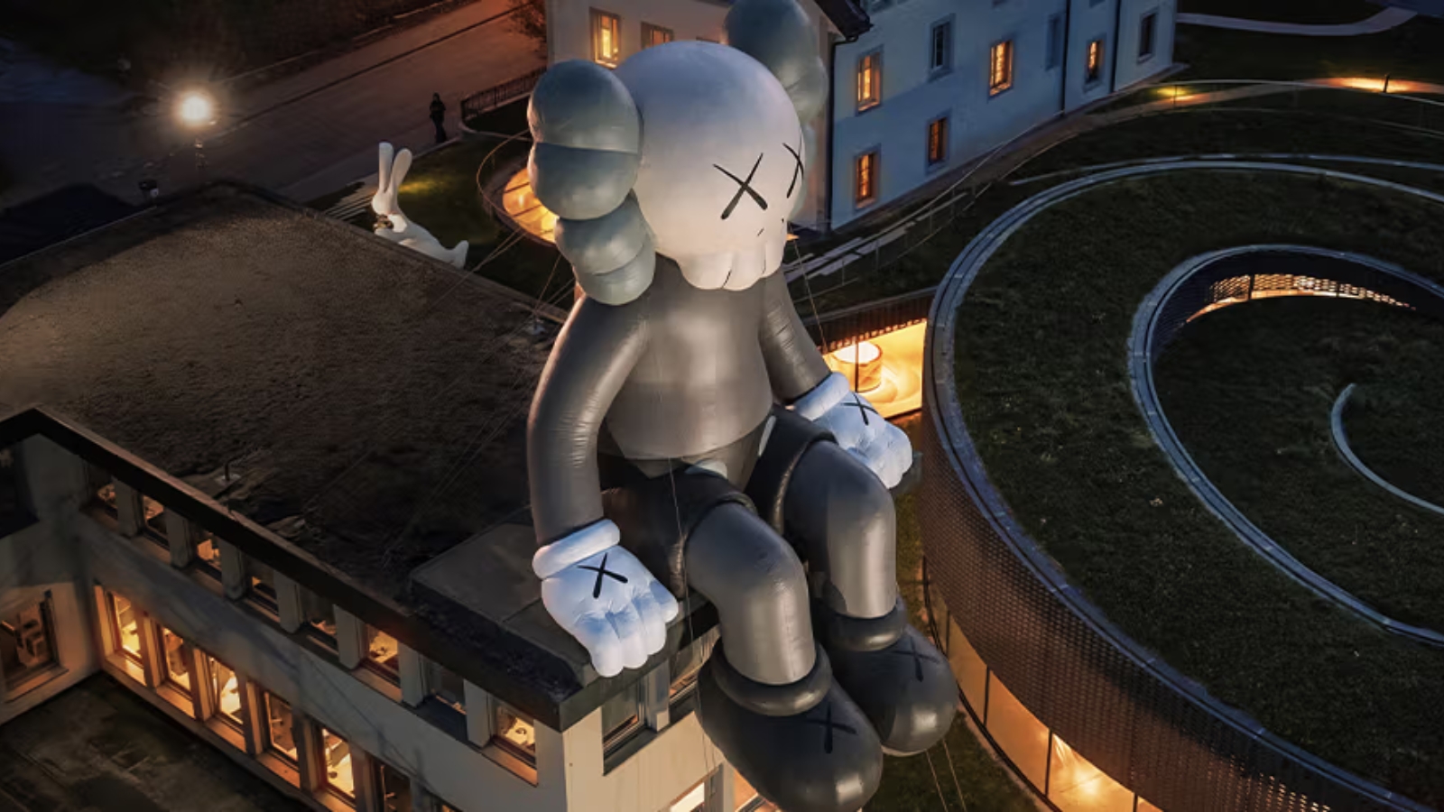 Hinh anh 2: Kaws va Audemars Piguet ra mat san pham hop tac gay chu y