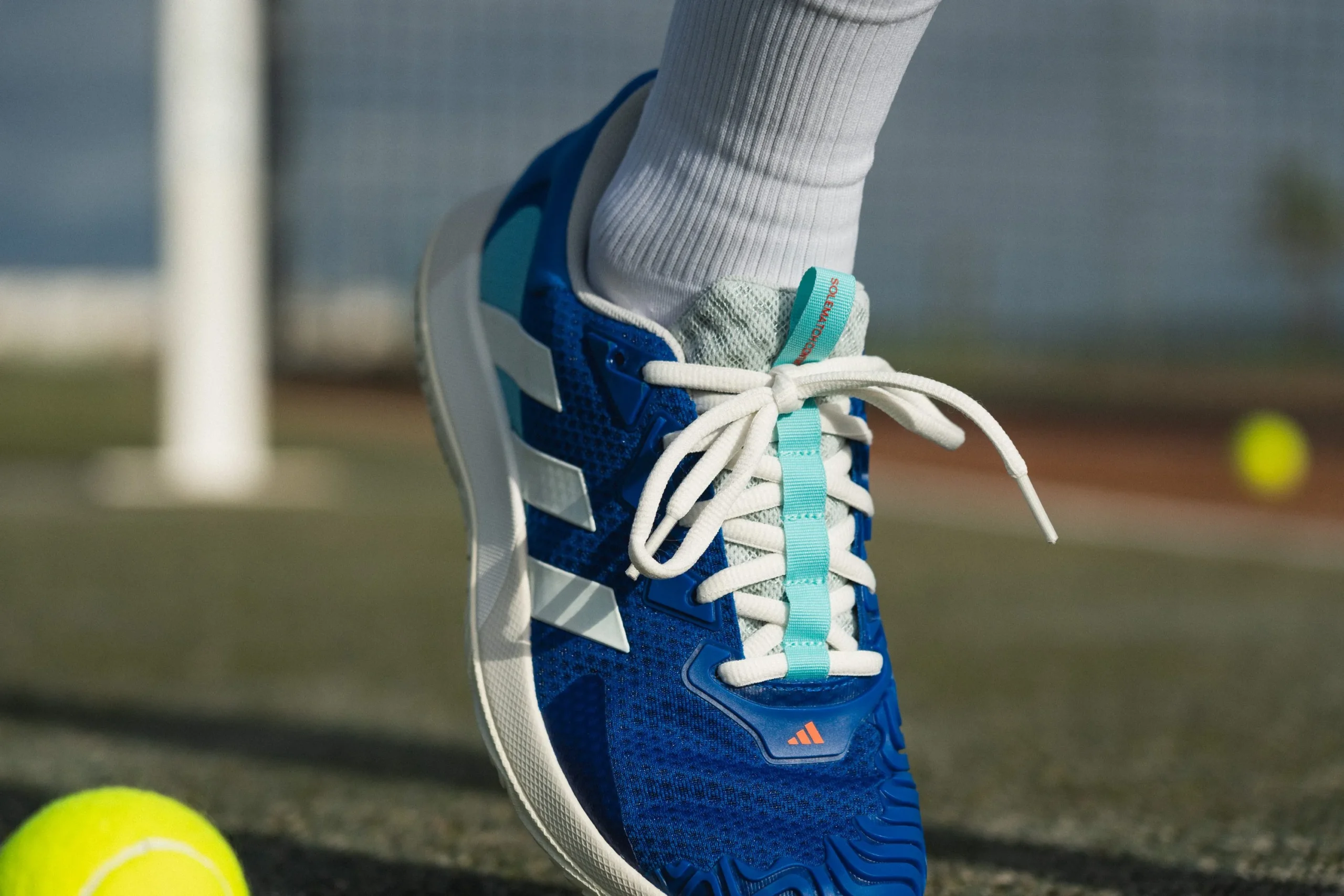 Adidas Solematch Control đôi giày hoàn hảo giành cho các vợt thủ Hinh anh 4: Adidas Solematch Control doi giay hoan hao gianh cho cac vot thu