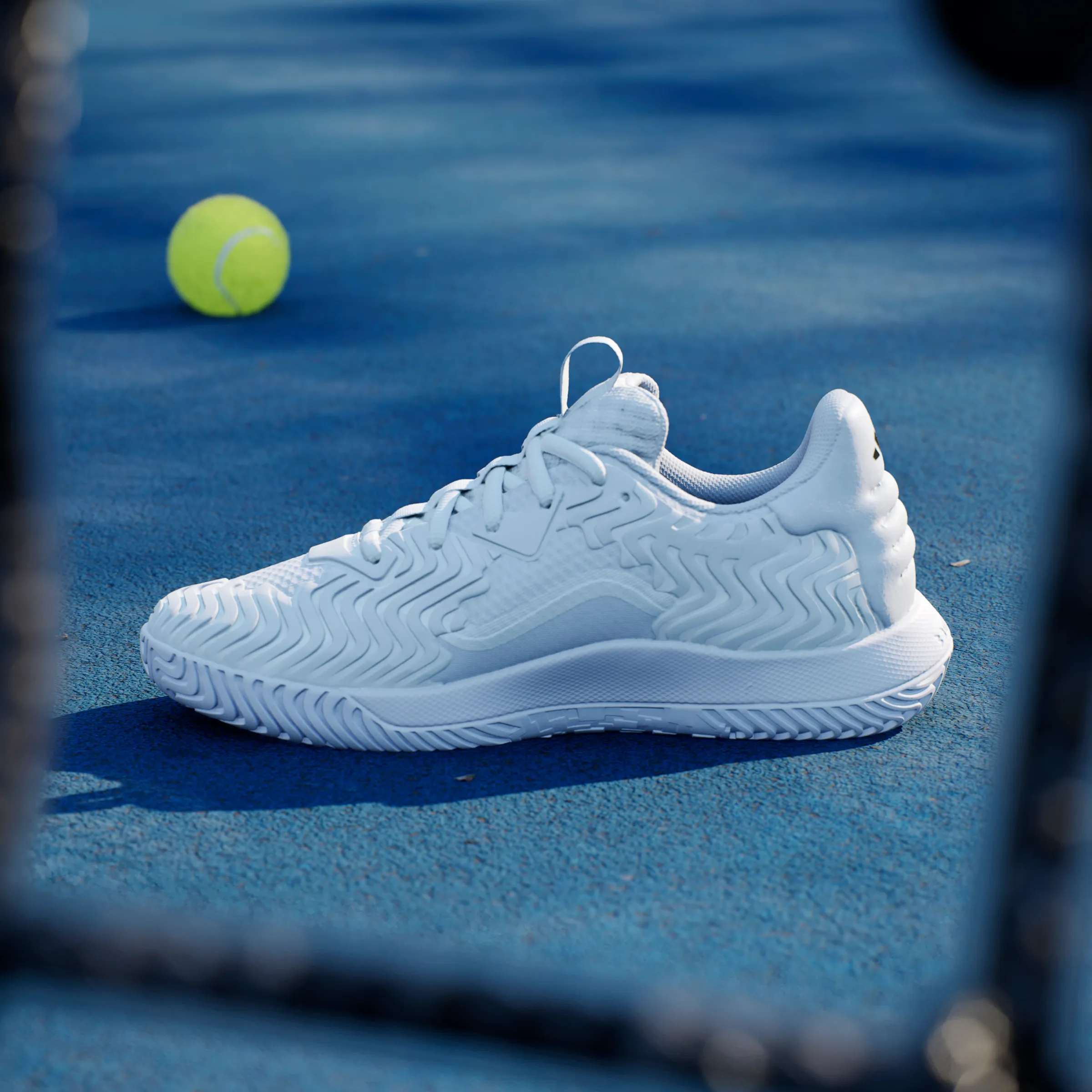 Adidas Solematch Control đôi giày hoàn hảo giành cho các vợt thủ Hinh anh 2: Adidas Solematch Control doi giay hoan hao gianh cho cac vot thu