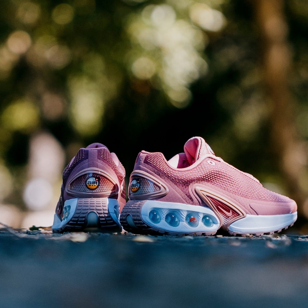 Alternative view of Giày Nike Air Max DN 'Pink' FJ3145-600