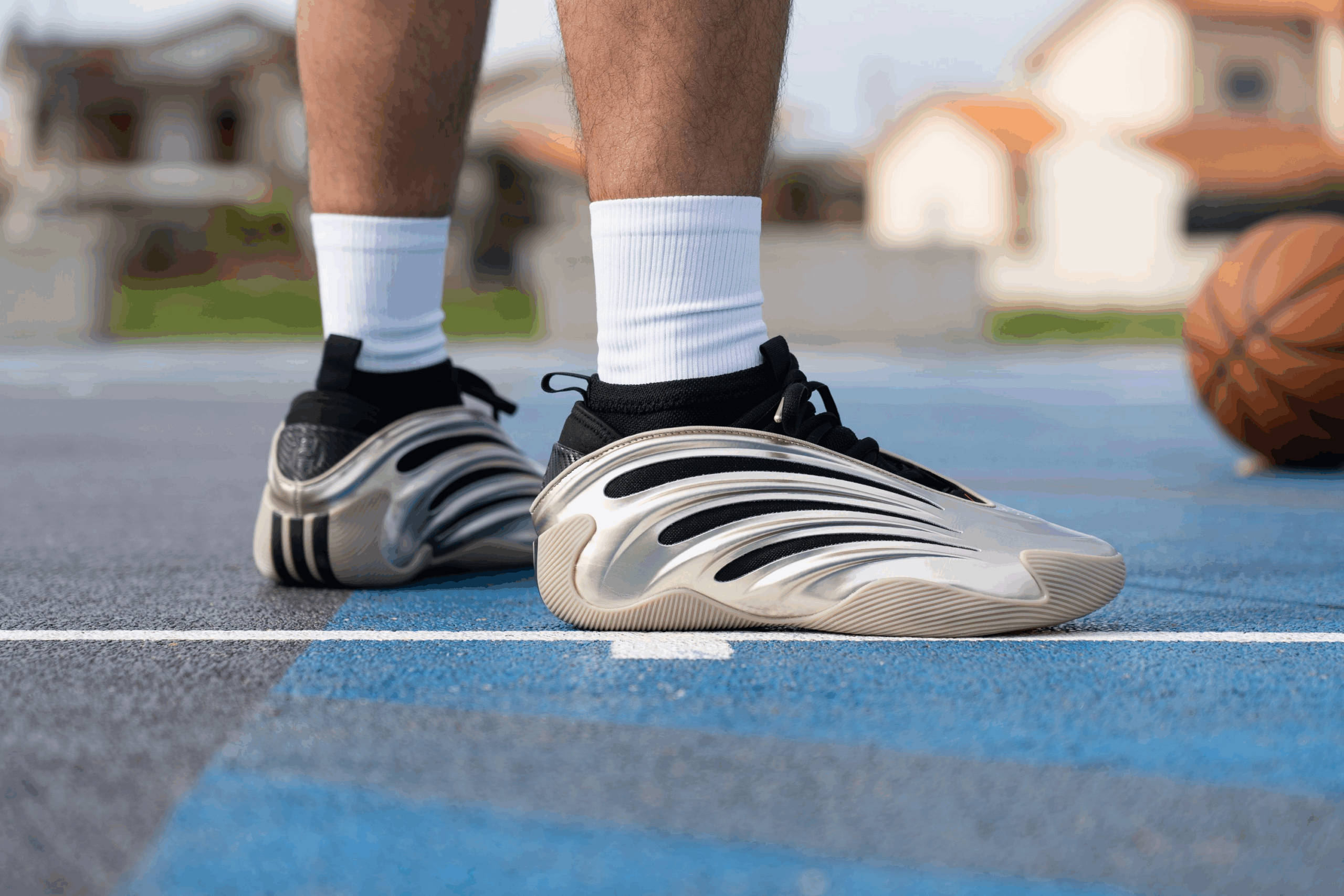 James Harden ra mắt adidas Harden Vol. 9 Hinh anh 2: James Harden ra mat adidas Harden Vol. 9