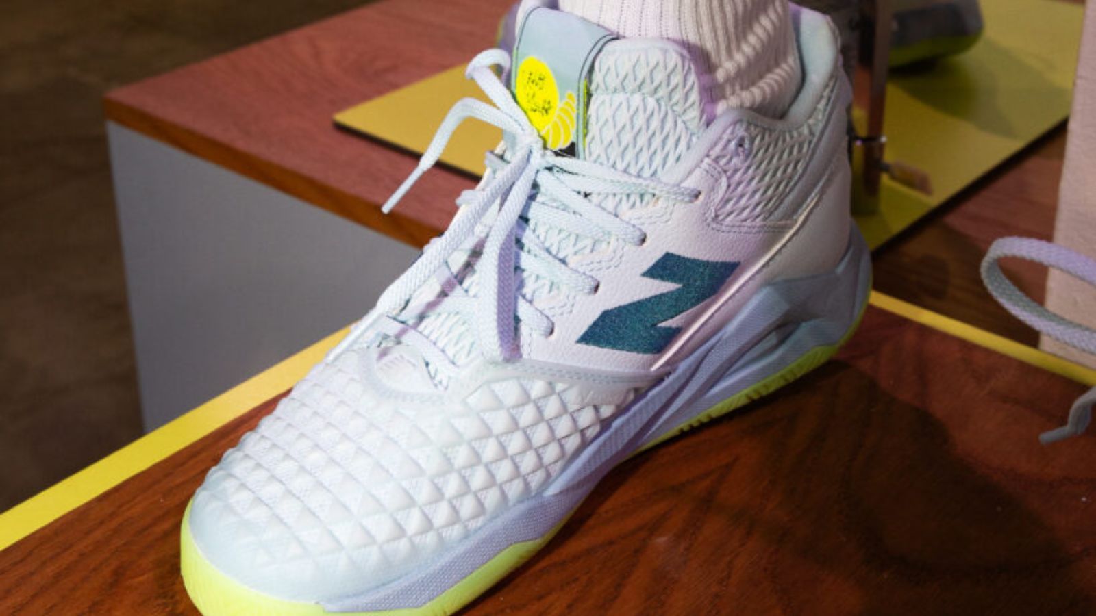 Hinh anh 7: 5 doi giay tennis "dinh cua chop" co the "can" tat moi hieu suat