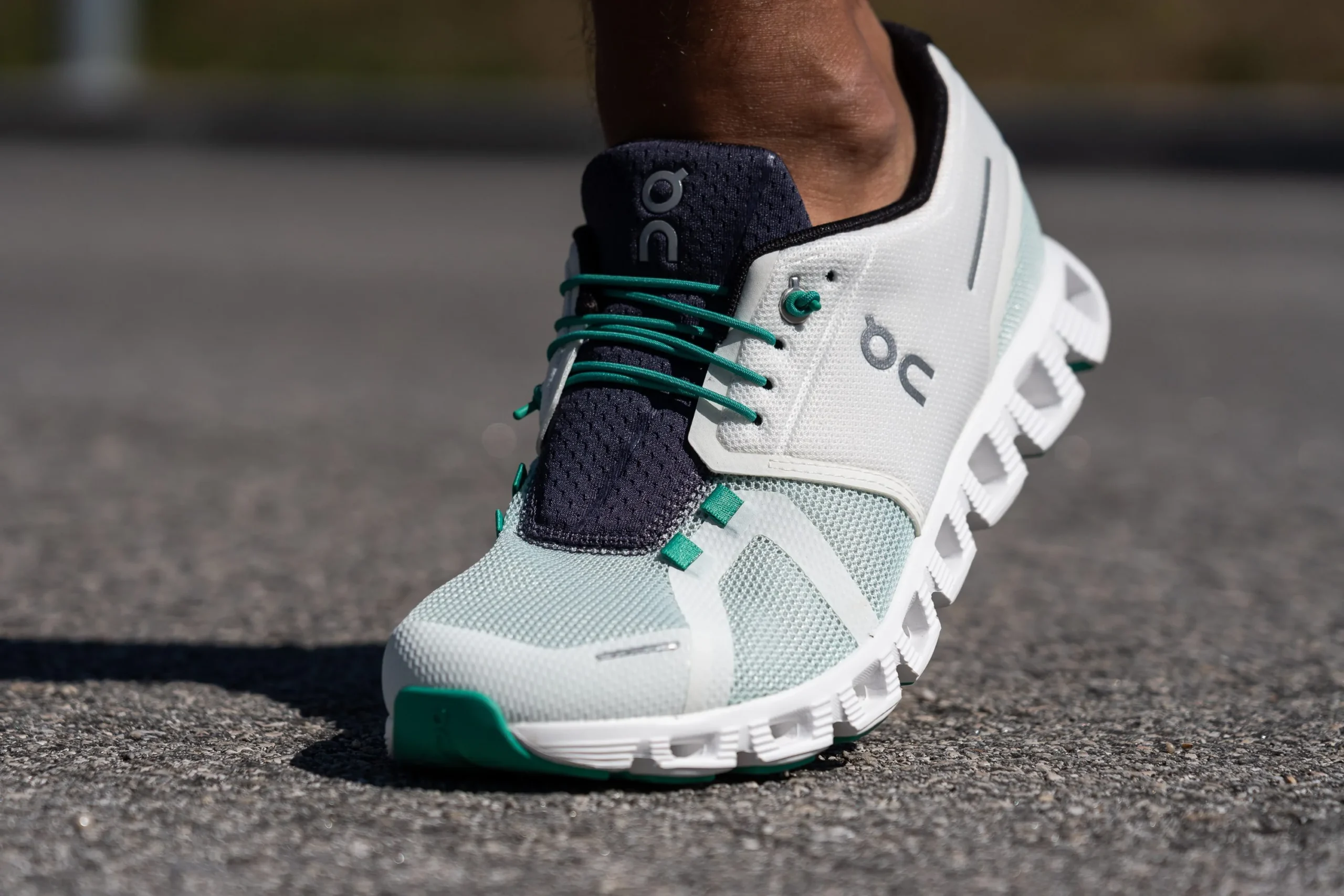 Hinh anh 3: On Cloud 5 co gi dang mua?