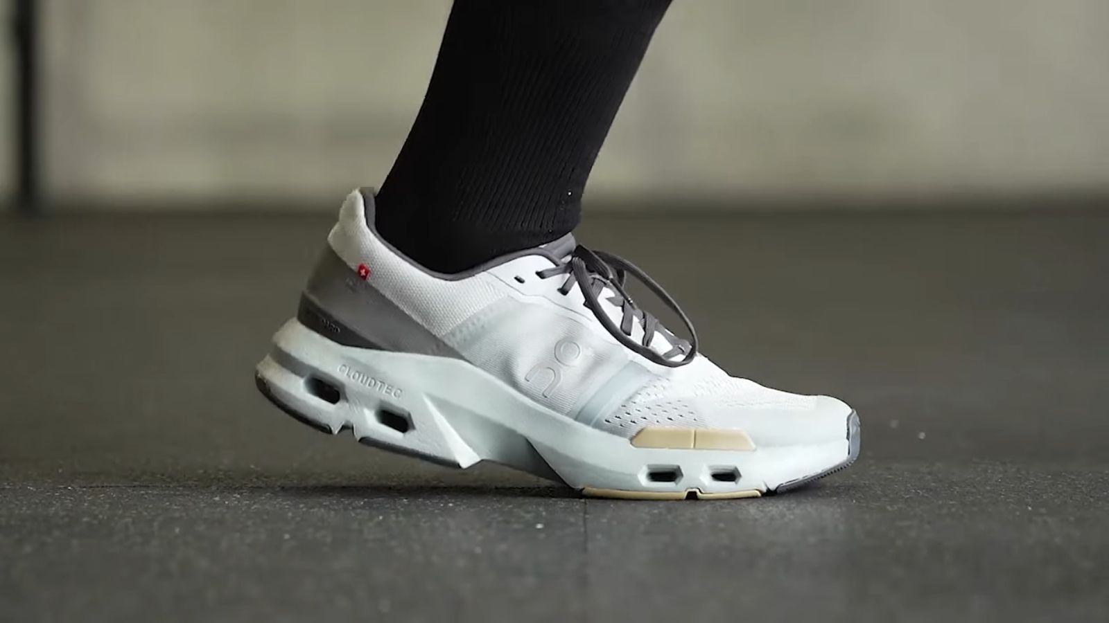 Hinh anh 9: Review chi tiet On Cloudpulse: Hieu nang cua giay lieu co tot?