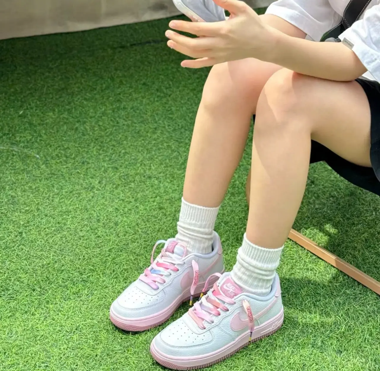 Alternative view of Giày Nike Air Force 1 Low GS 'Valentine's Day 2024' FV5948-100