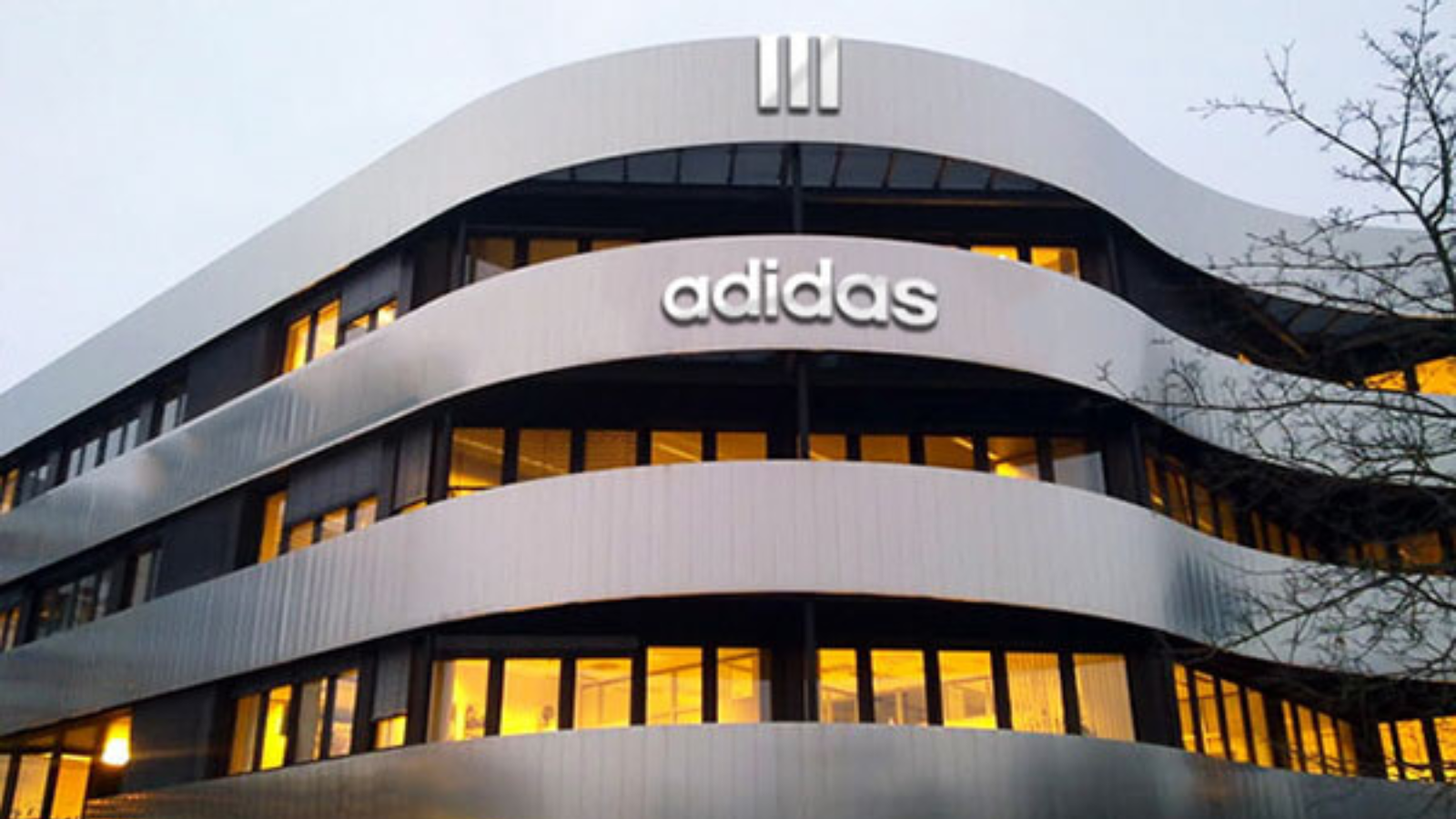 Hinh anh 2: Adidas dang dinh nghia lai su doi moi?