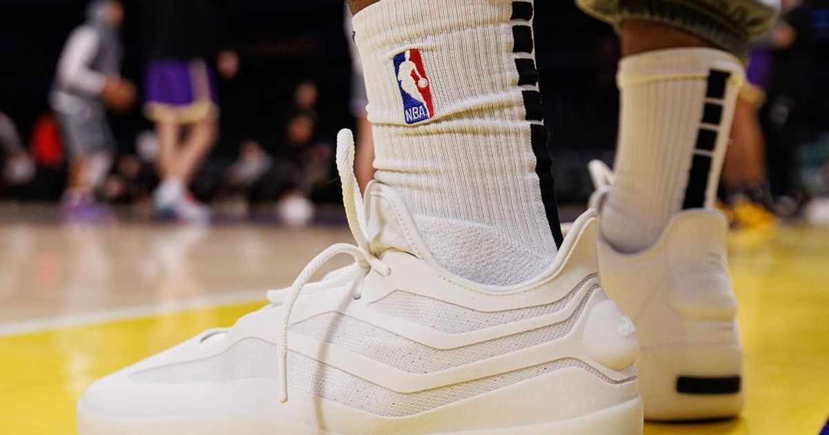 Hinh anh 3: Fear of God Athletics Basketball II bo suu tap moi cua nha Das co gi?