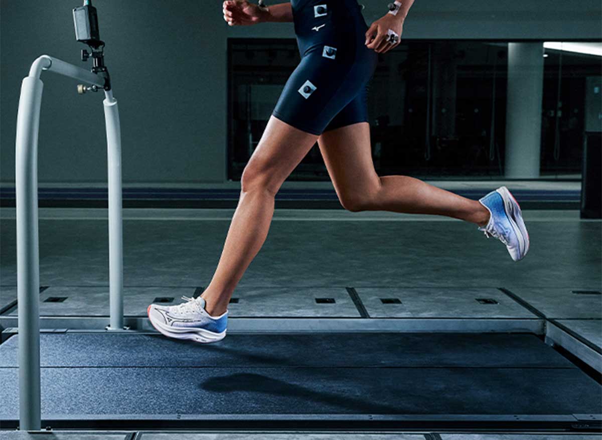 Hinh anh 5: Mizuno Wave Rebellion Flash 2 - Giay chay ben bi nhat?