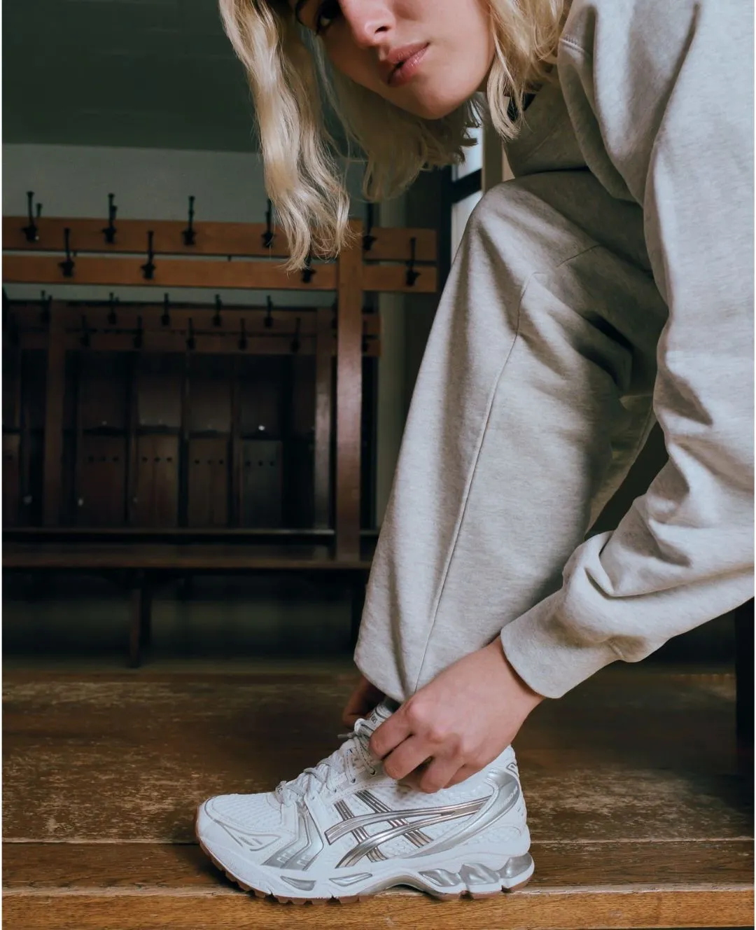 Review bộ sưu tập mới A.P.C. x Asics Gel-Kayano 14 Hinh anh 3: Review bo suu tap moi A.P.C. x Asics Gel-Kayano 14