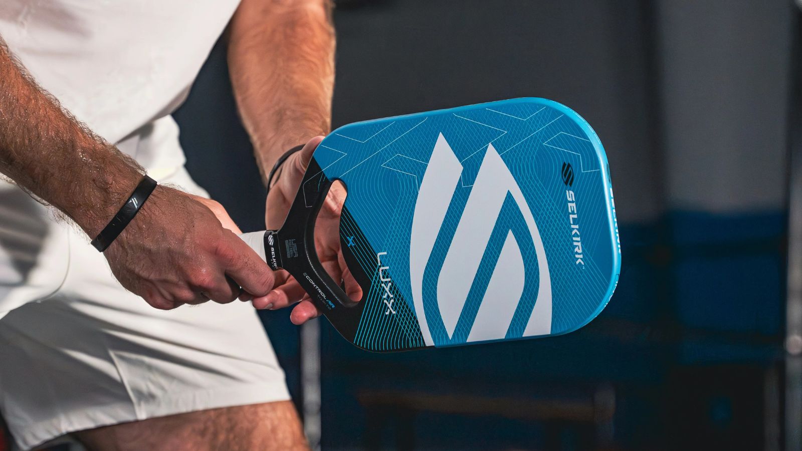 Hinh anh 2: So sanh chi tiet vot Selkirk LUXX Control Air va LABS Project 003