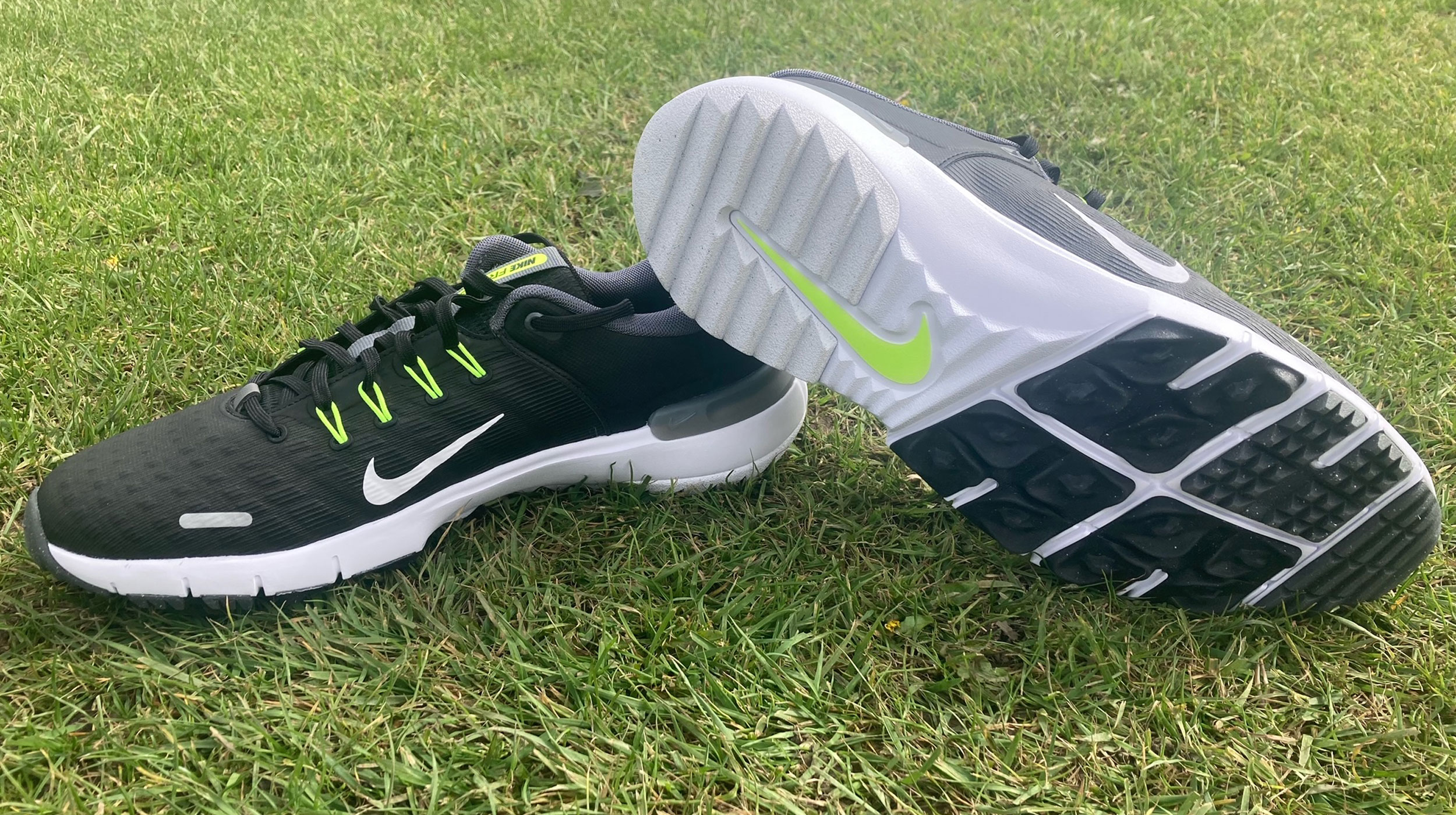 Review giày Nike Free Golf NN