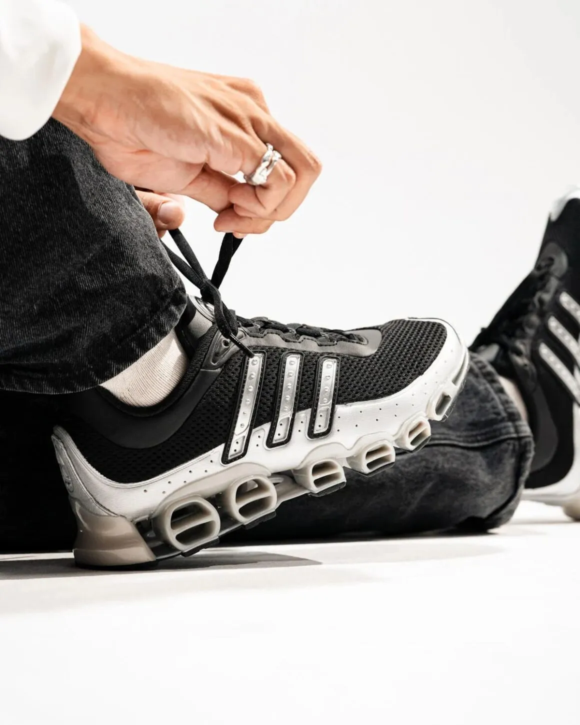 Hinh anh 2: Top nhung mau giay adidas hot trend trong nam 2025