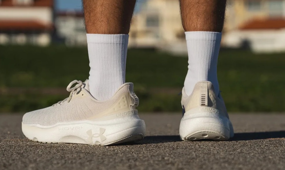 Under Armour Infinite Elite doi giay chay dinh nhat 2024