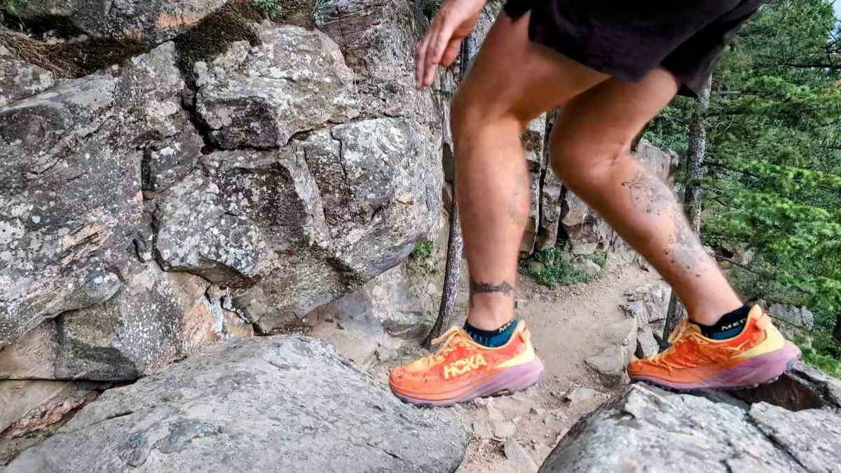 Hoka Speedgoat 6 GTX co gi dang mua?