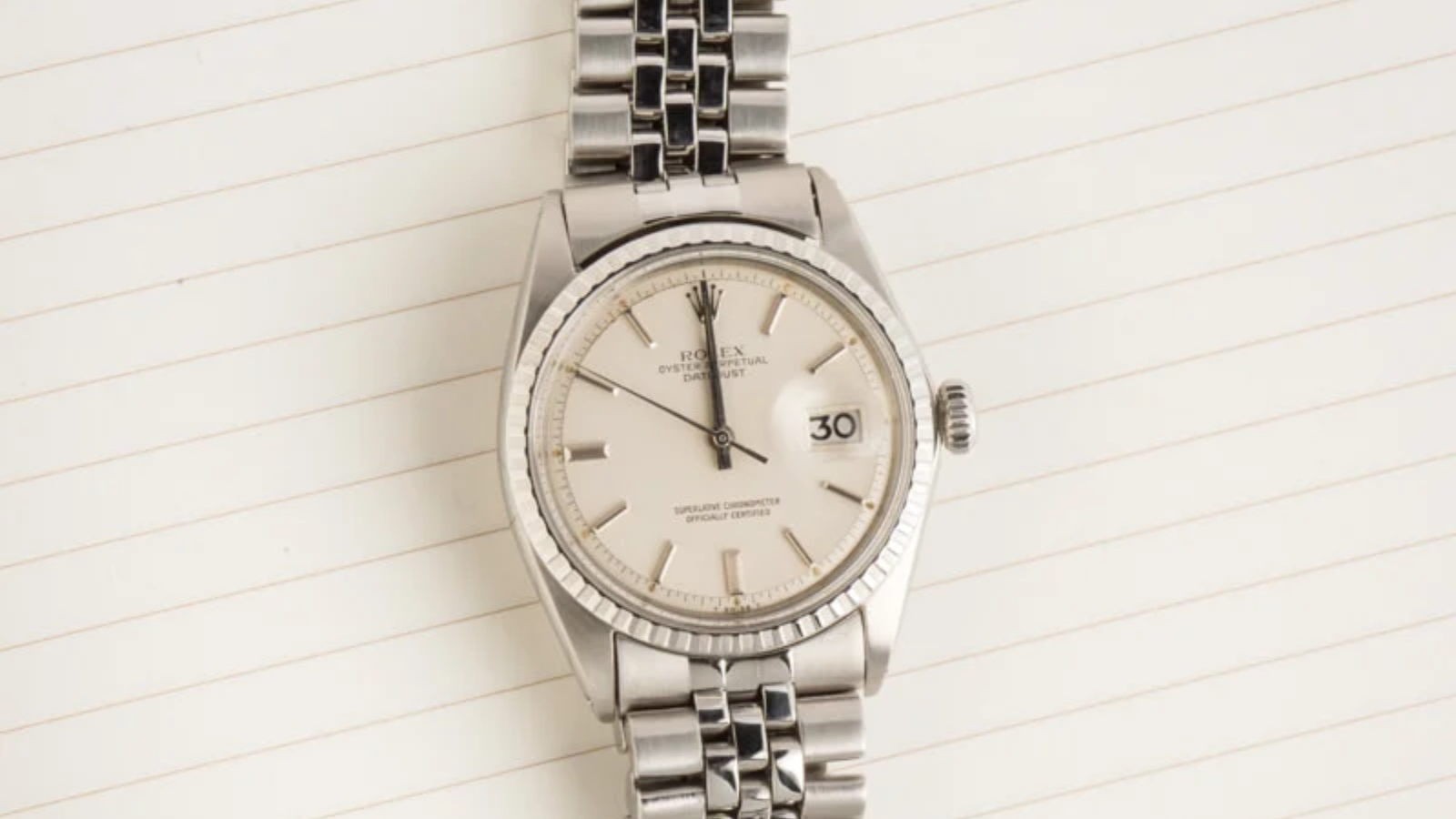 Hinh anh 6: Dong ho Rolex OysterDate 6466 co dien, vo thep khong gi.