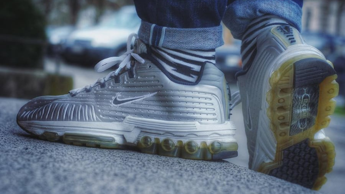 Giay Nike Air Max Dn8 voi cong nghe Dynamic Air, nam 2025