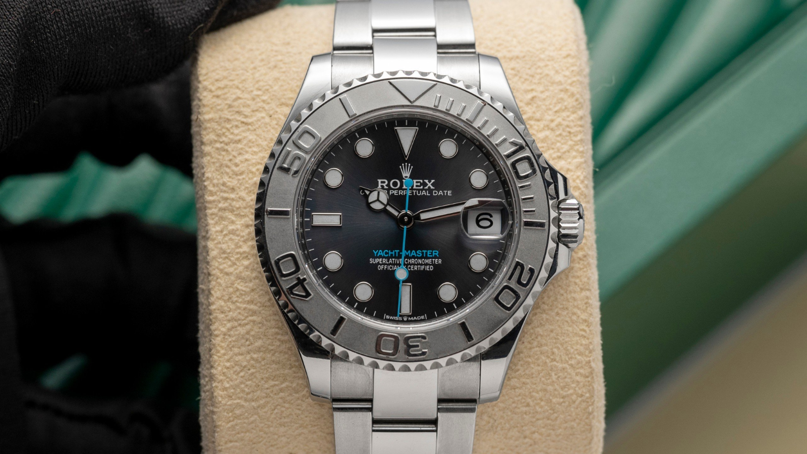 Hinh anh 1: Dong ho Rolex Yacht-Master 37 voi thiet ke sang trong va dang cap