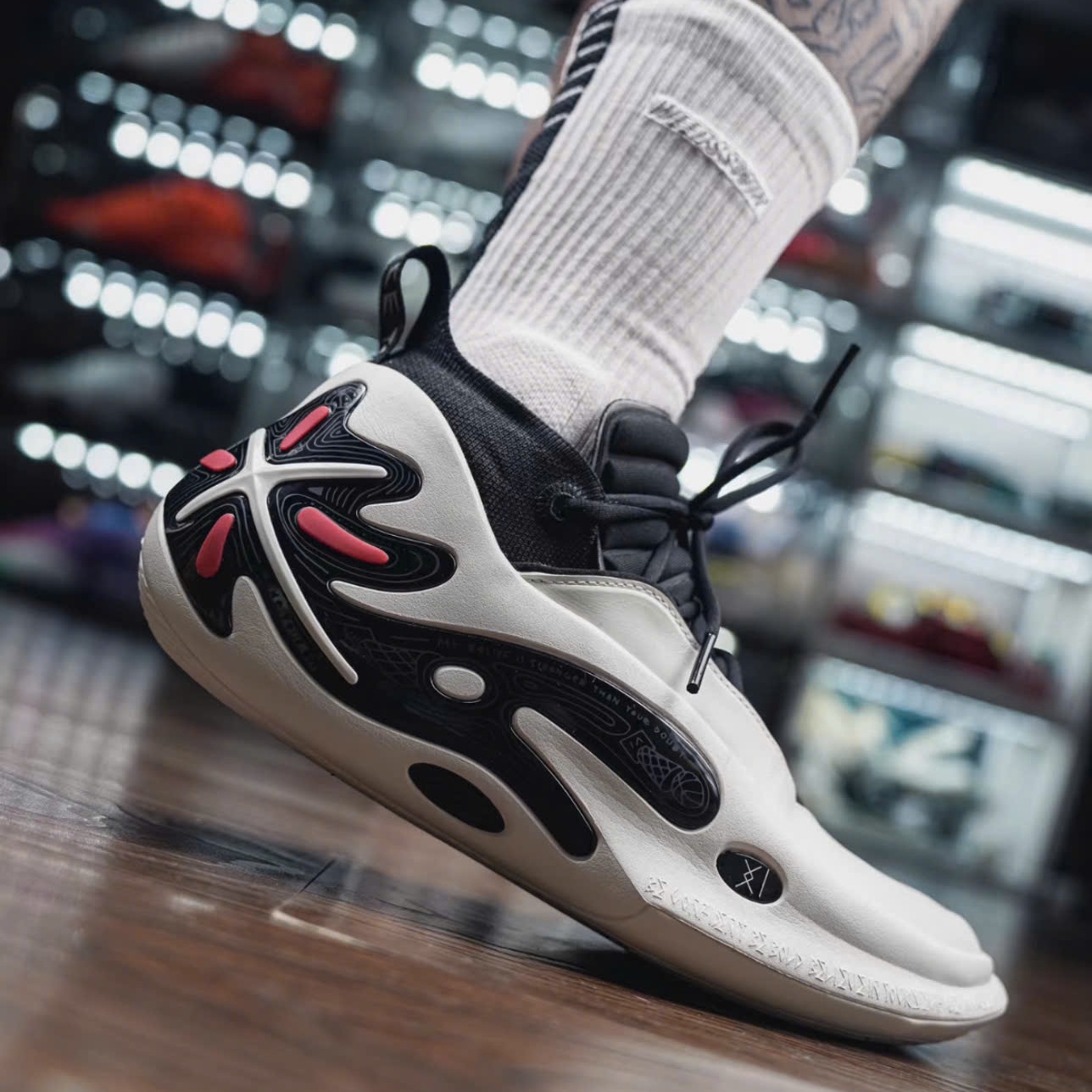 Alternative view of Giày Lining Way Of Wade 11 'Announcement' ABAU049-2