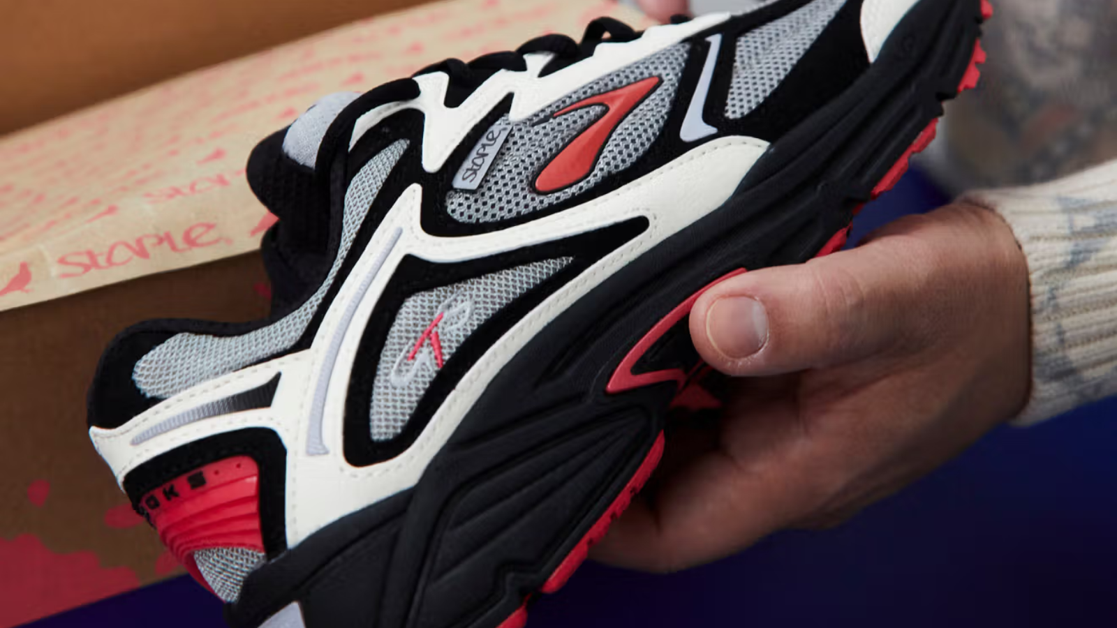 Jeff Staple dẫn dắt Brooks bước vào thế giới sneaker Hinh anh 4: Jeff Staple hop tac cung Brooks de tai sinh giay Adrenaline GTS 4