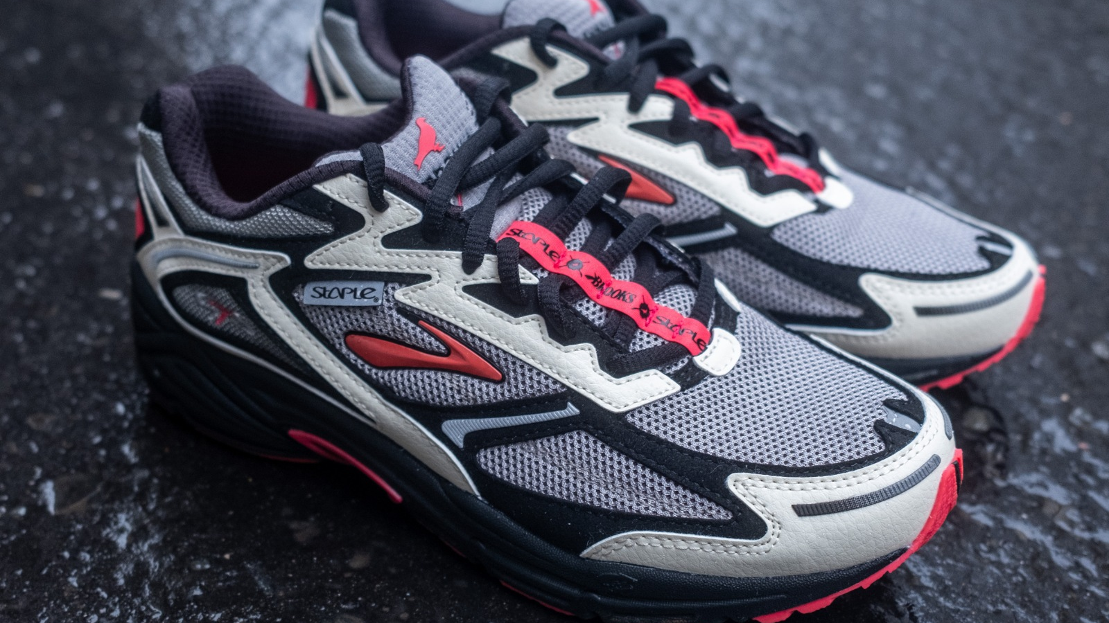 Jeff Staple dẫn dắt Brooks bước vào thế giới sneaker Hinh anh 9: Jeff Staple hop tac cung Brooks de tai sinh giay Adrenaline GTS 4