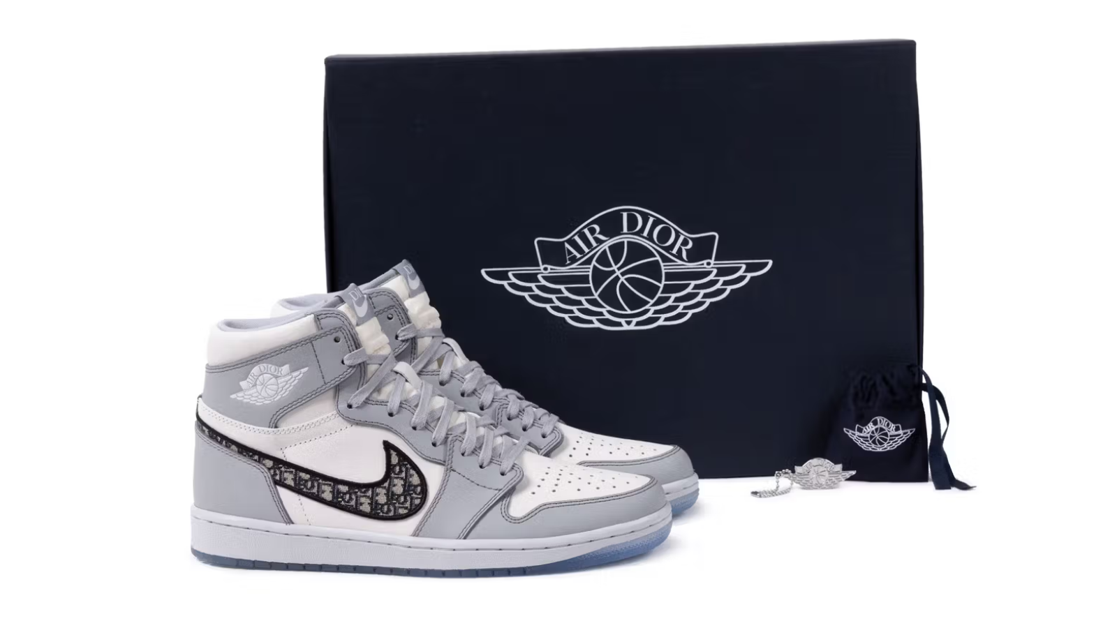 Joopiter là gì? Nền tảng đấu giá của Pharrell Williams Hinh anh 5: Joopiter nen tang dau gia cua Pharrell Williams voi sneaker va nghe thuat doc dao